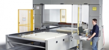 F62 – Вертикален CNC център за рязане по контур